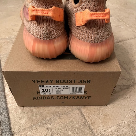 adidas Yeezy Boost 350 V2 Clay - Picture 4 of 7